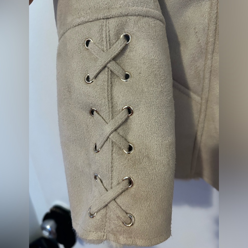 Guess Jacket Size Small - Picture 5 of 5